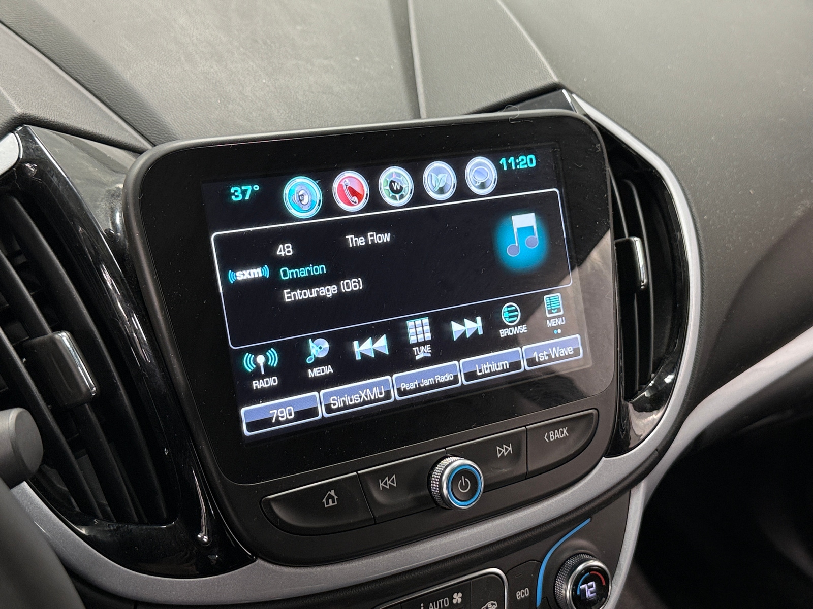 Thumbnail: 2017 Chevrolet Volt - 4