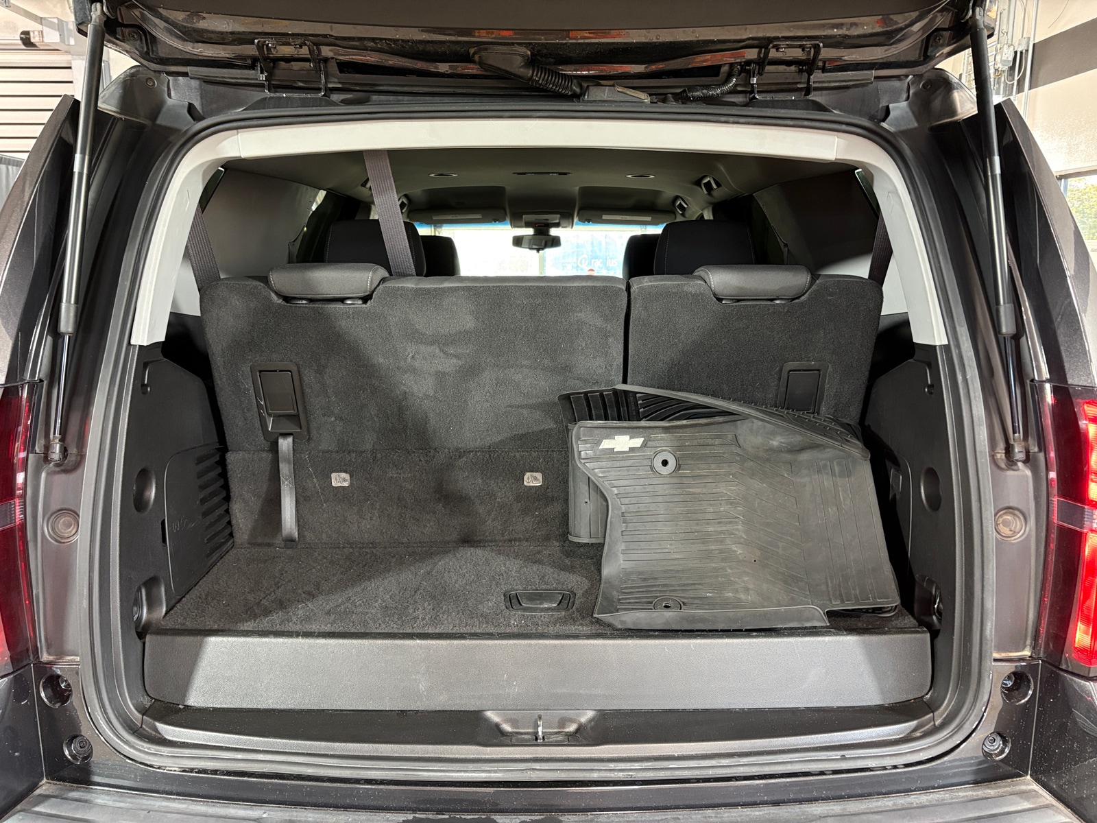 Thumbnail: 2017 Chevrolet Tahoe - 7