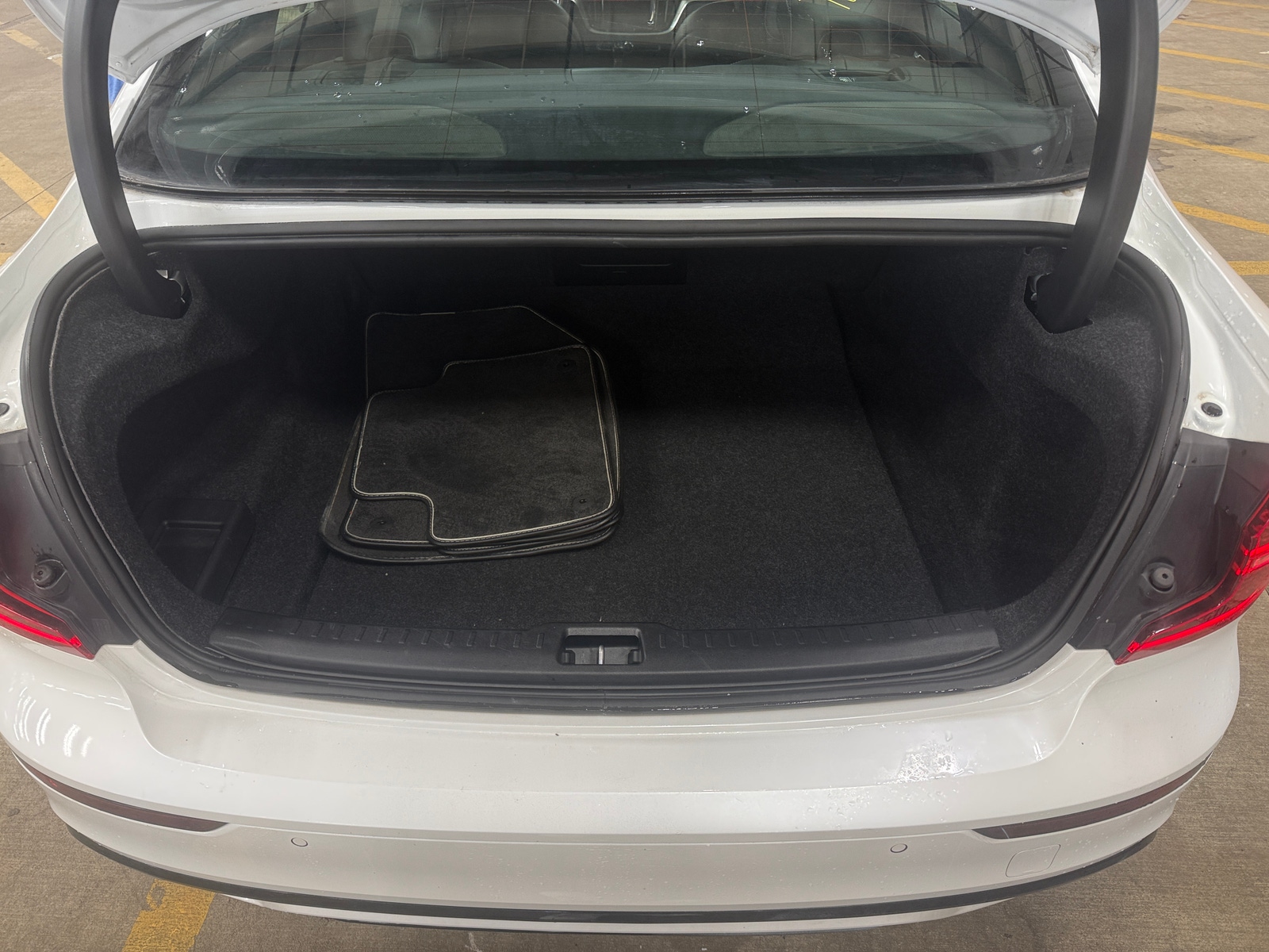 Thumbnail: 2021 Volvo S60 - 6