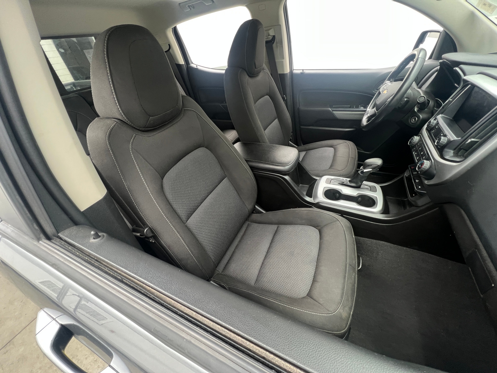 Thumbnail: 2022 Chevrolet Colorado - 2