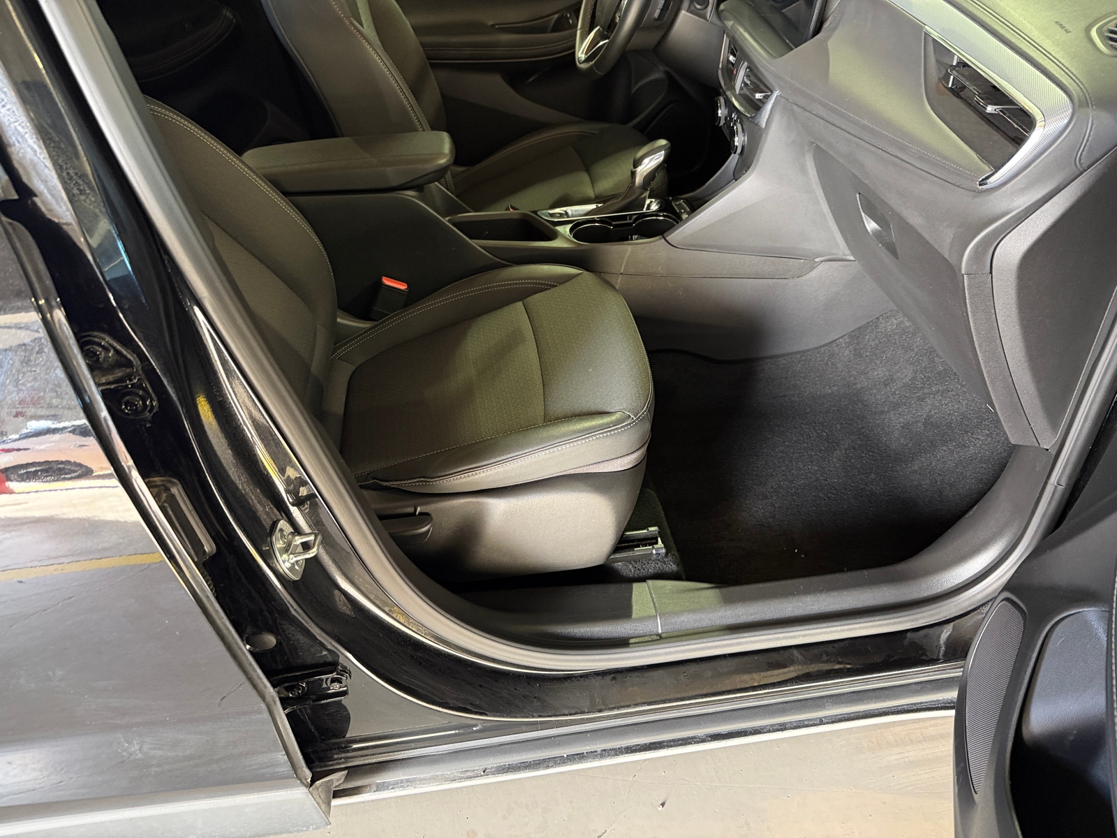 Thumbnail: 2025 Buick Encore GX - 2