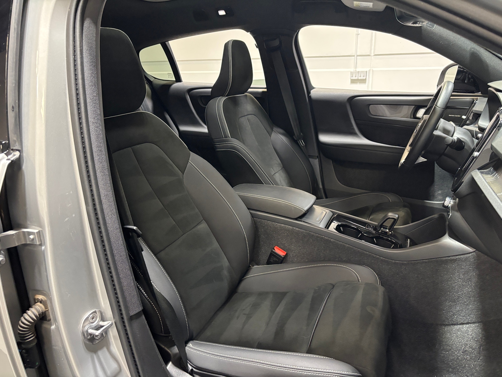 Thumbnail: 2023 Volvo C40 - 2