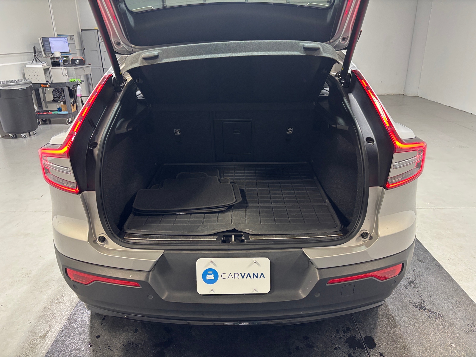 Thumbnail: 2023 Volvo C40 - 7