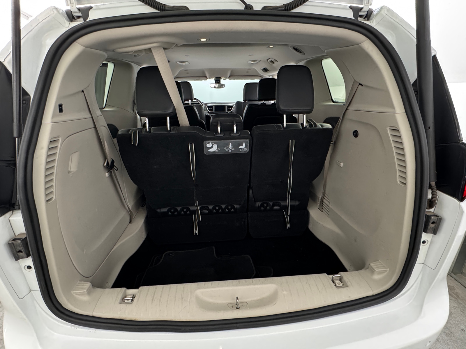 Thumbnail: 2020 Chrysler Pacifica - 6