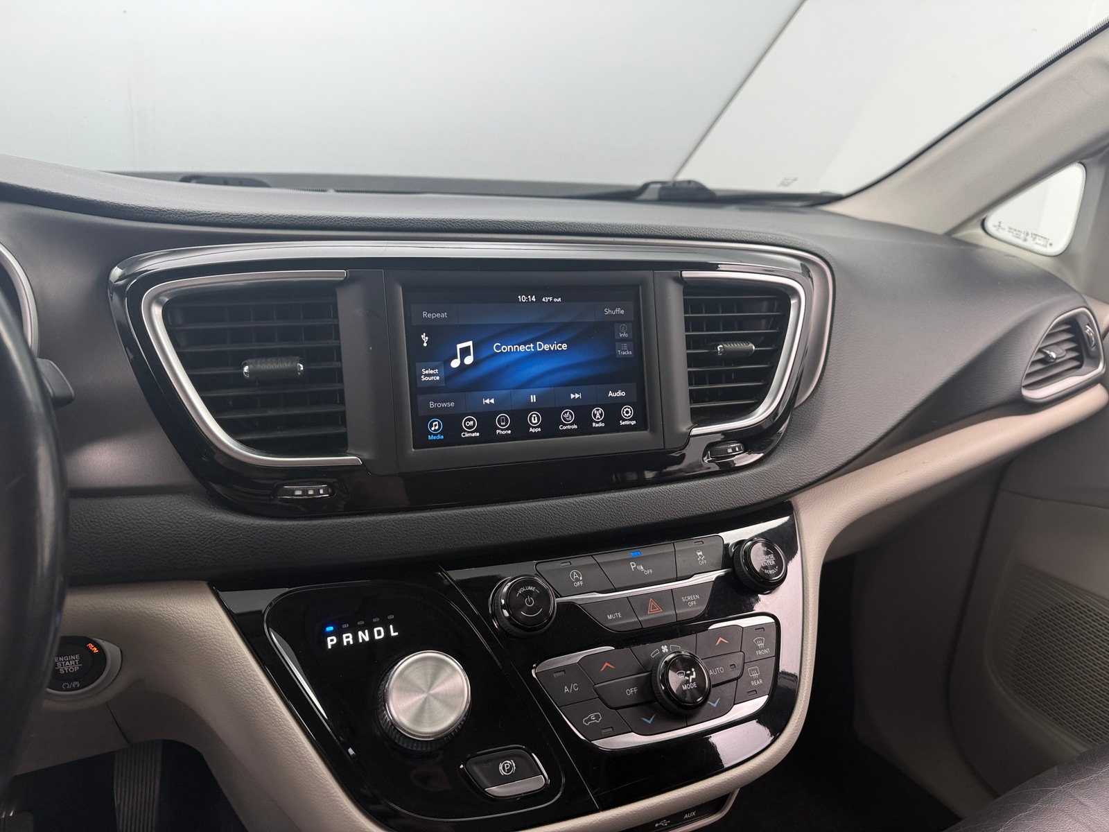 Thumbnail: 2020 Chrysler Pacifica - 3