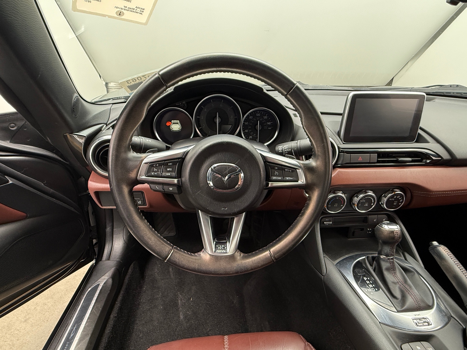 Thumbnail: 2017 Mazda MX-5 Miata - 4