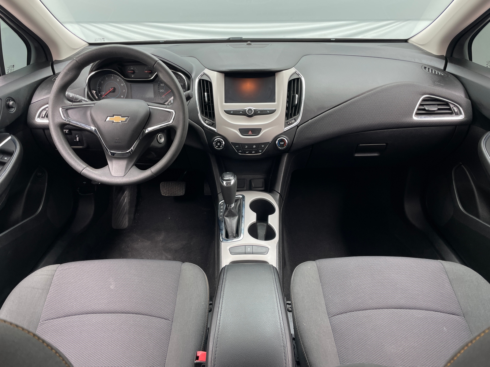 Thumbnail: 2017 Chevrolet Cruze - 3