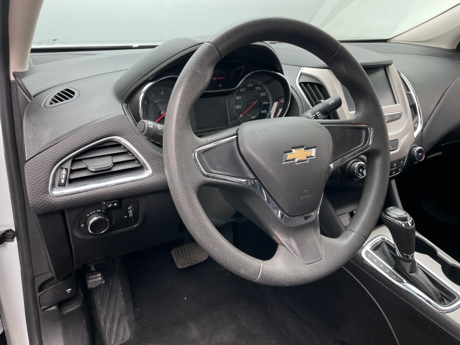 Thumbnail: 2017 Chevrolet Cruze - 5