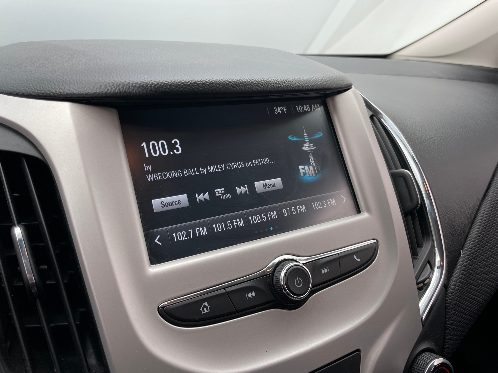 Thumbnail: 2017 Chevrolet Cruze - 4