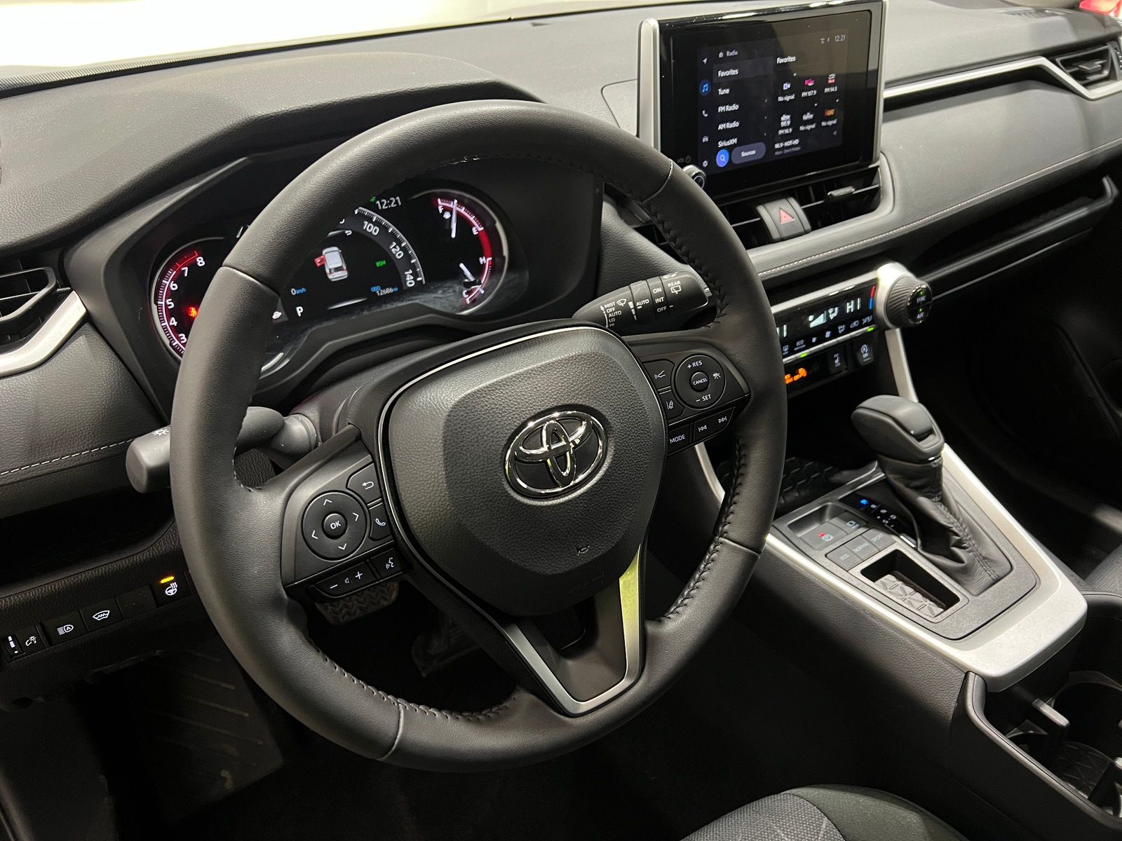 Thumbnail: 2025 Toyota RAV4 - 5