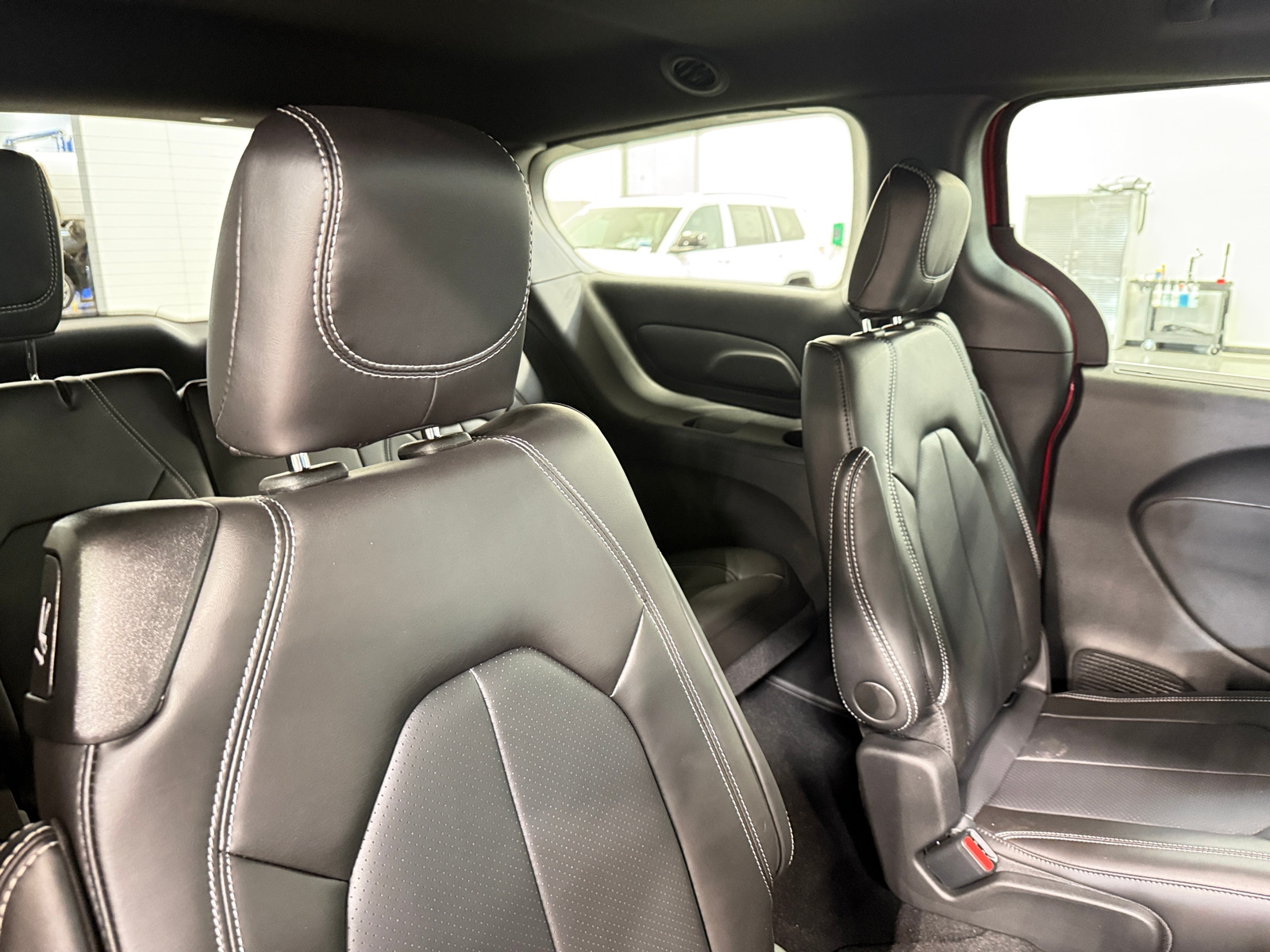 Thumbnail: 2026 Chrysler Voyager - 5