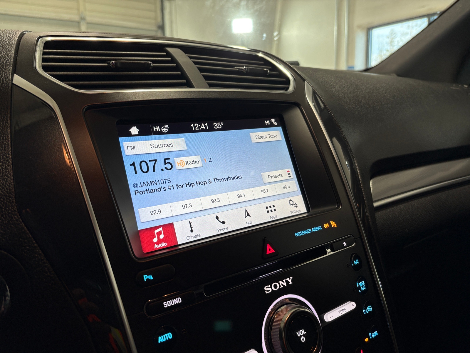 Thumbnail: 2017 Ford Explorer - 3