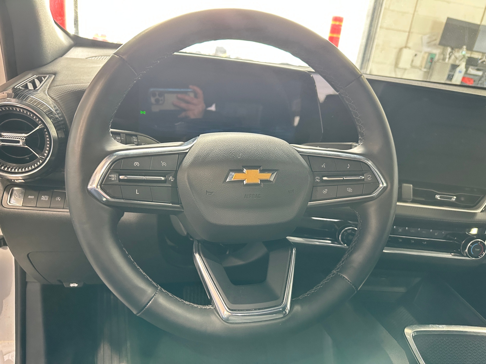 Thumbnail: 2025 Chevrolet Equinox - 4