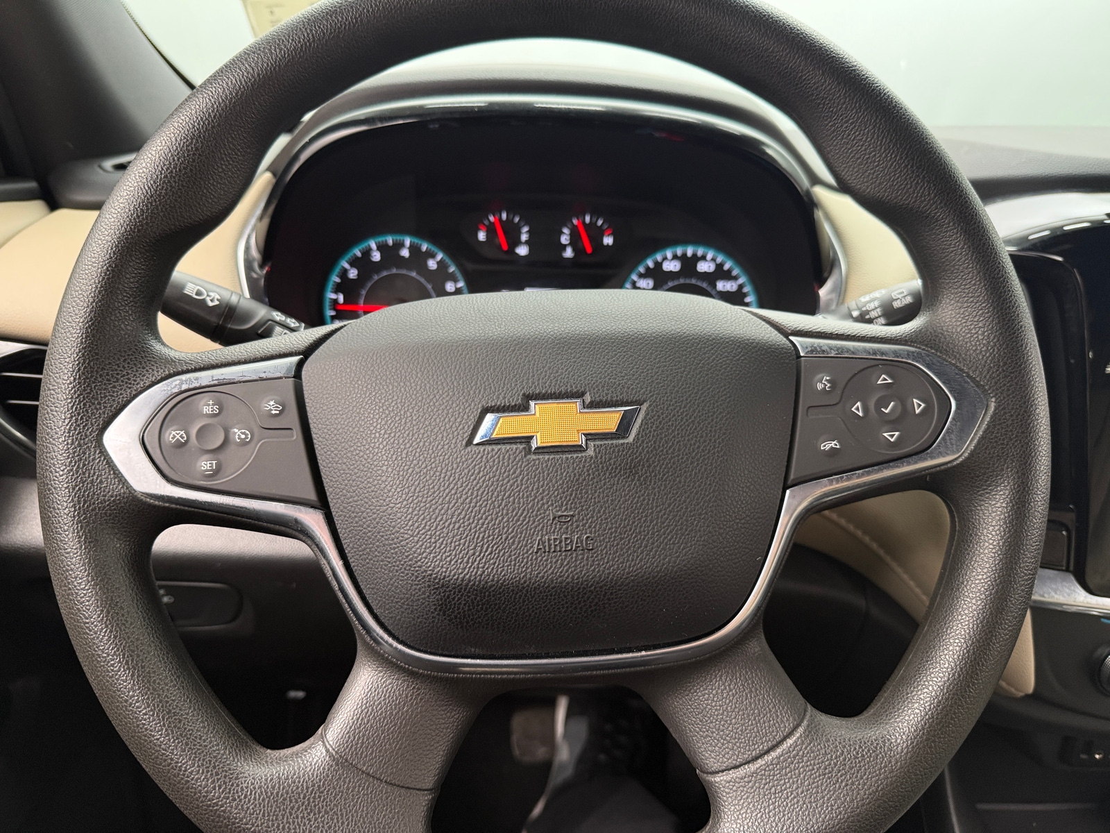 Thumbnail: 2023 Chevrolet Traverse - 5