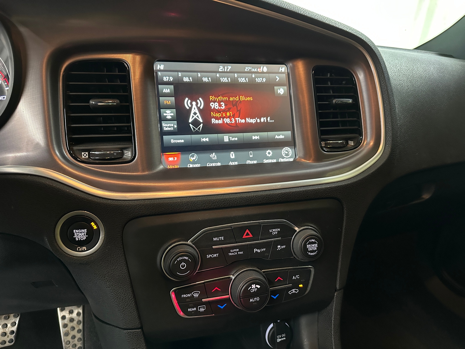 Thumbnail: 2022 Dodge Charger - 4