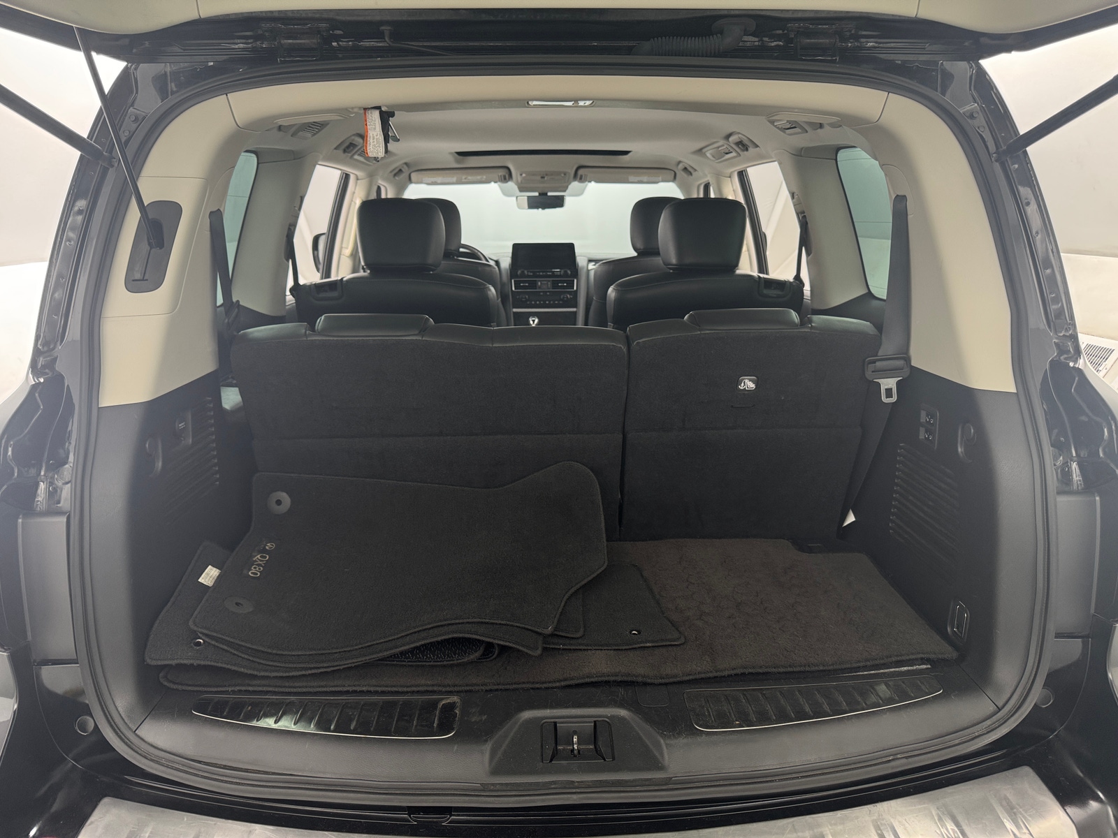 Thumbnail: 2023 INFINITI QX80 - 6