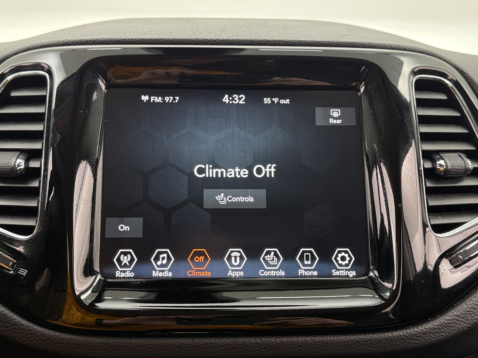 Thumbnail: 2019 Jeep Compass - 3