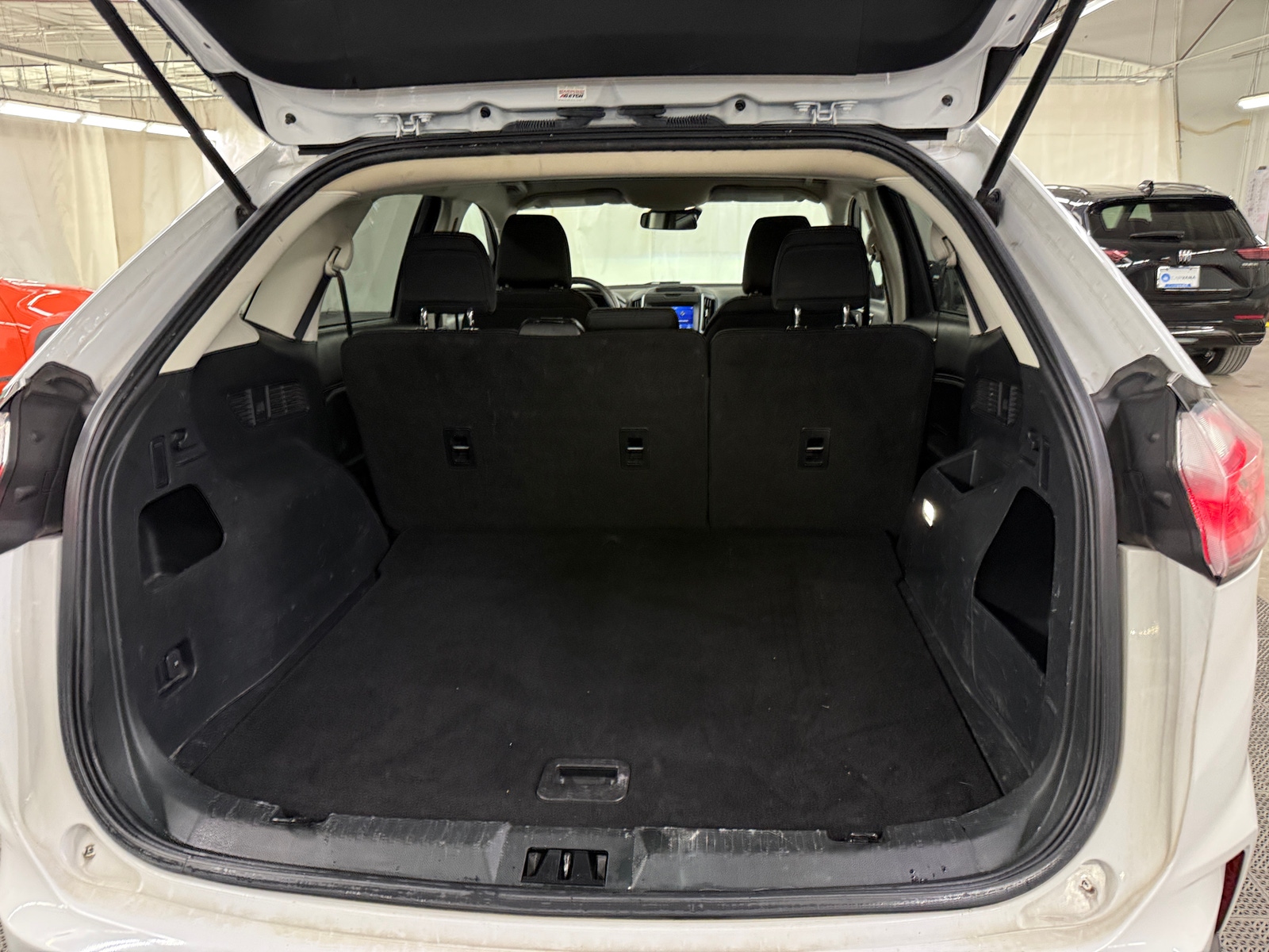 Thumbnail: 2020 Ford Edge - 7