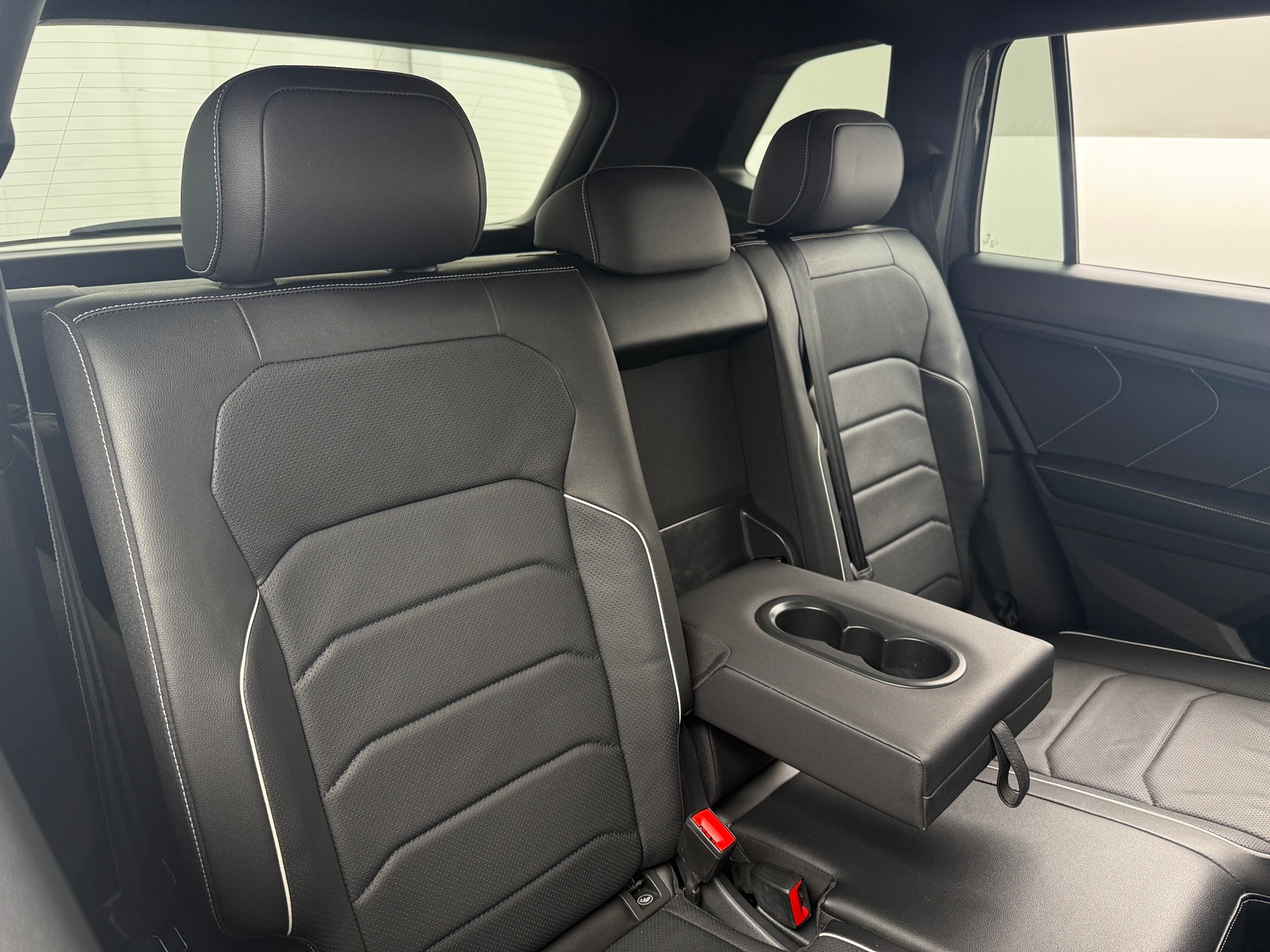 Thumbnail: 2022 Volkswagen Tiguan - 5