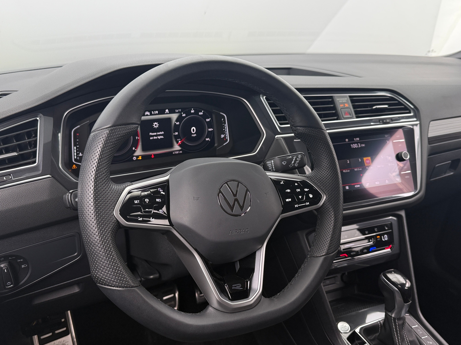 Thumbnail: 2022 Volkswagen Tiguan - 4