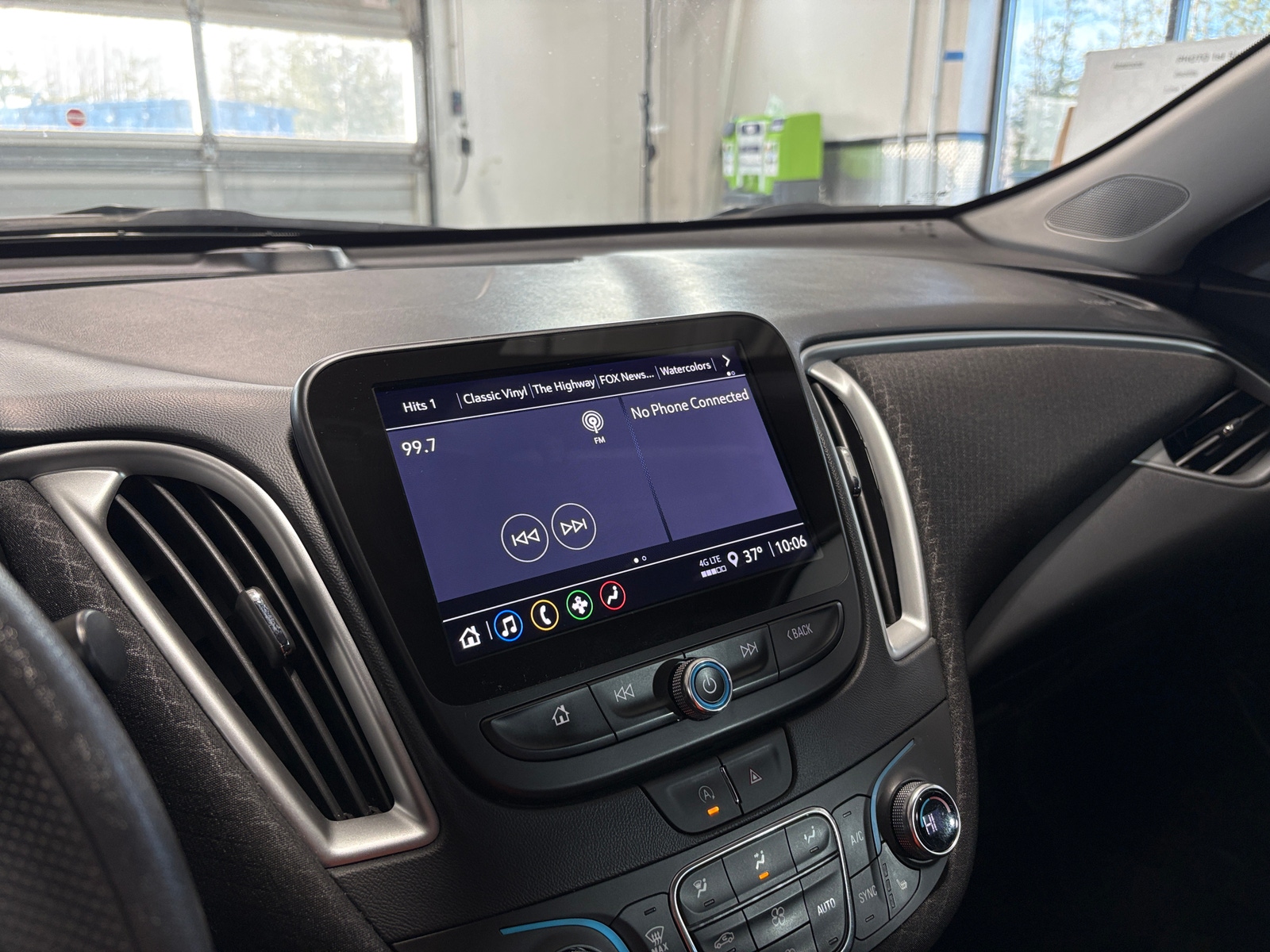 Thumbnail: 2024 Chevrolet Malibu - 4