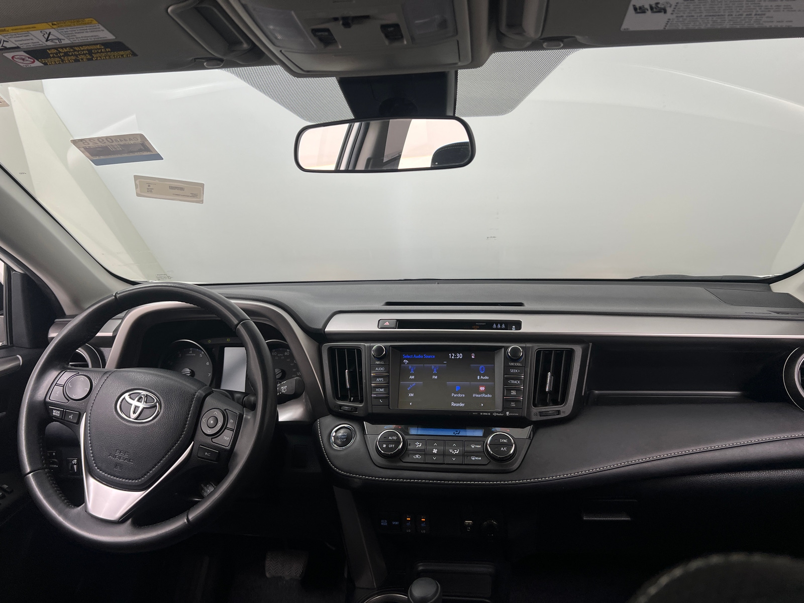 Thumbnail: 2018 Toyota RAV4 - 3