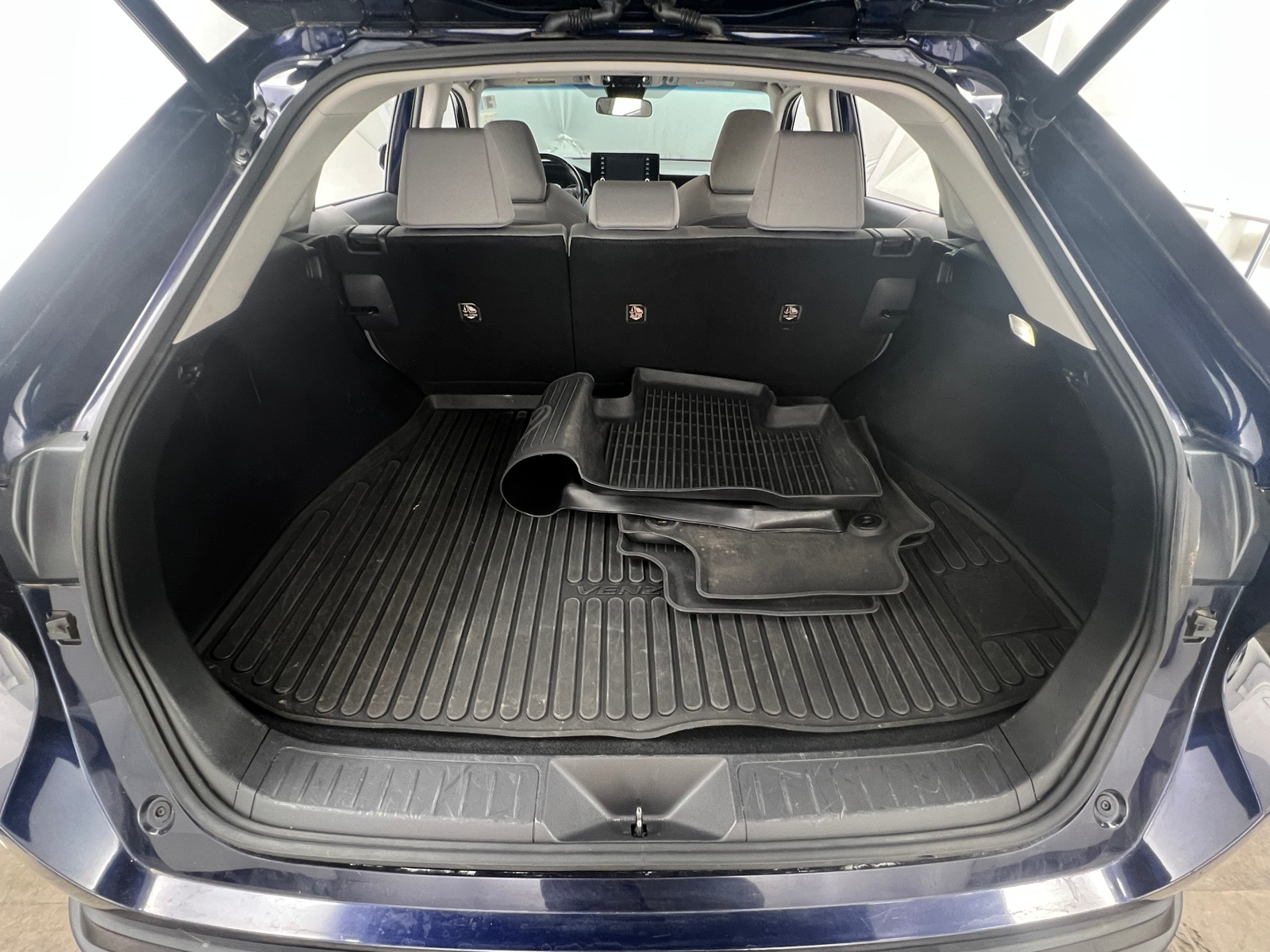 Thumbnail: 2021 Toyota Venza - 7