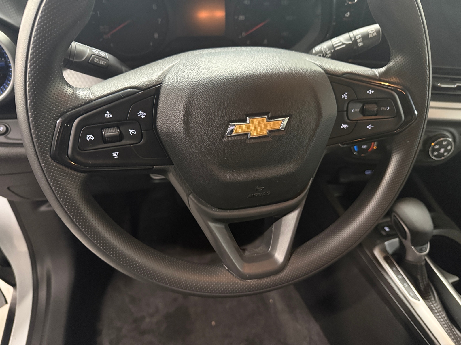 Thumbnail: 2024 Chevrolet Trax - 5