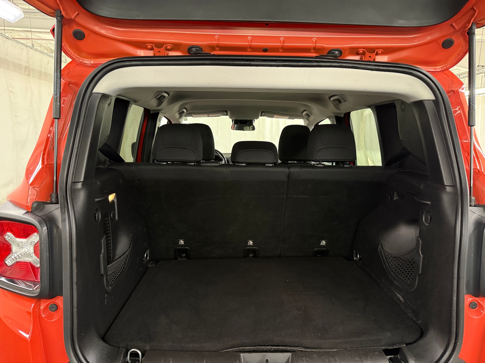 Thumbnail: 2019 Jeep Renegade - 7