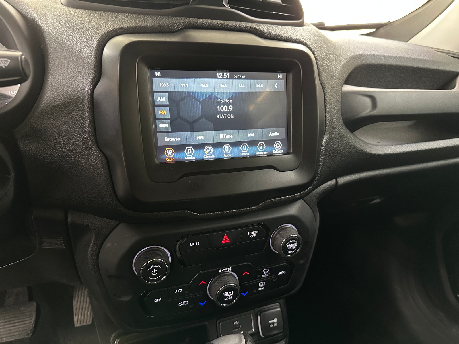 Thumbnail: 2019 Jeep Renegade - 4