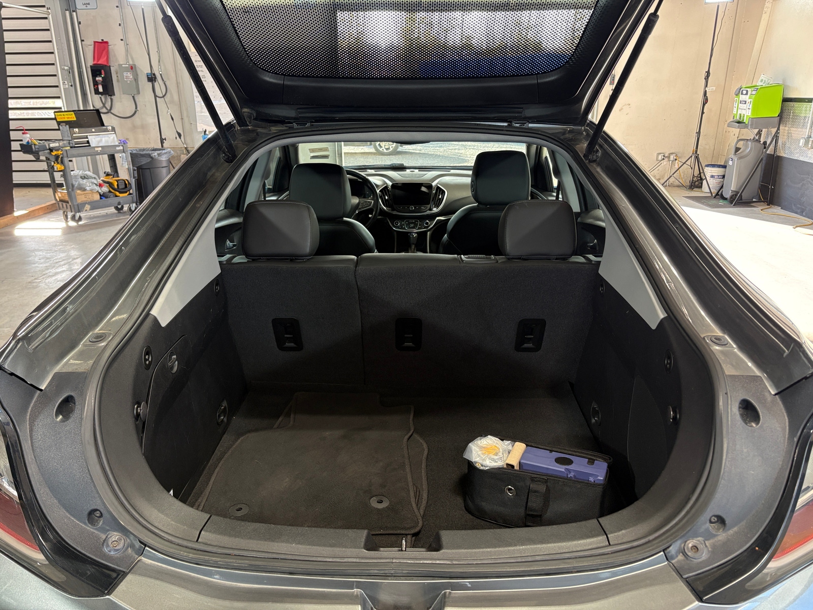 Thumbnail: 2017 Chevrolet Volt - 7