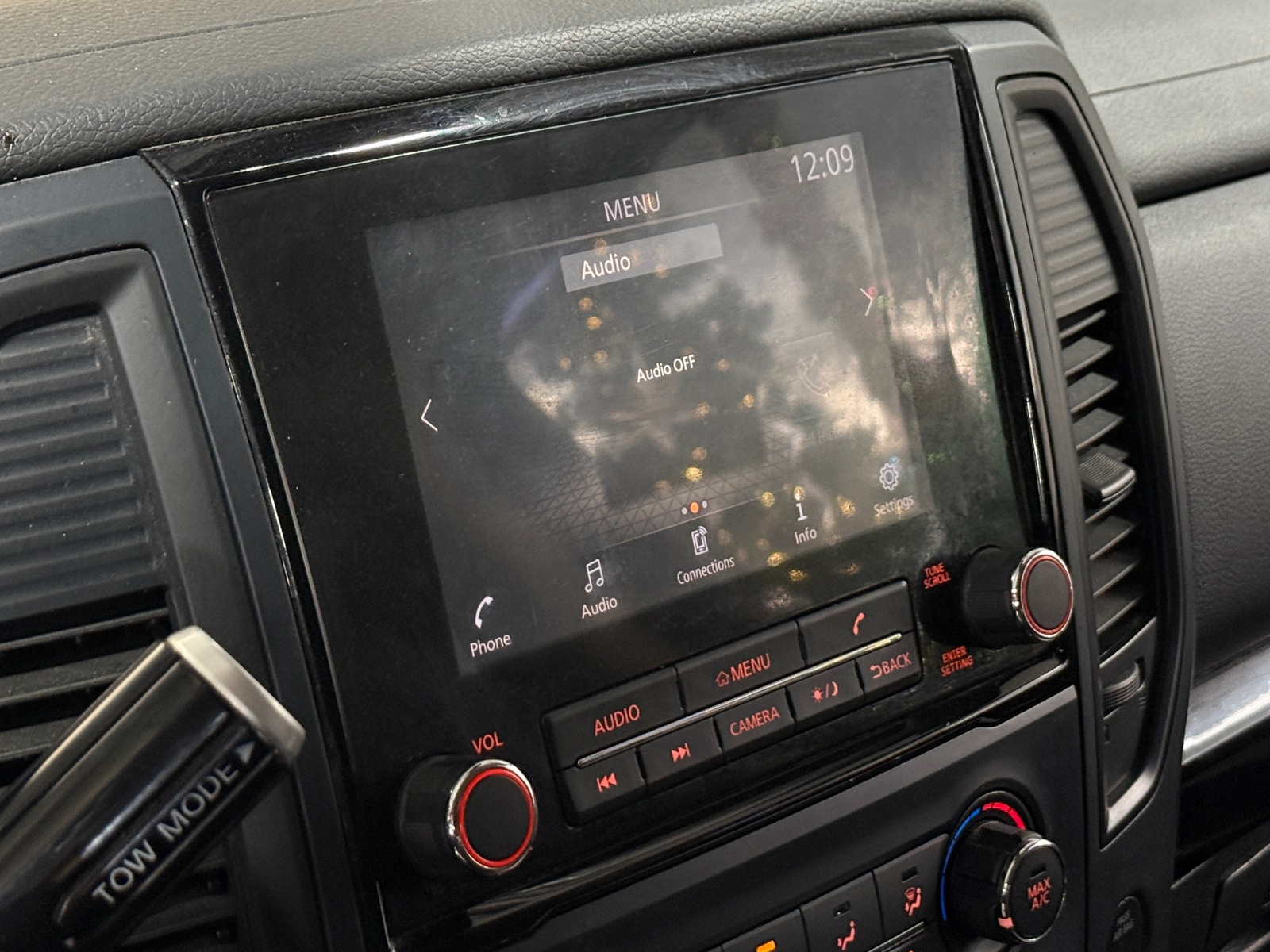 Thumbnail: 2022 Nissan Titan - 4