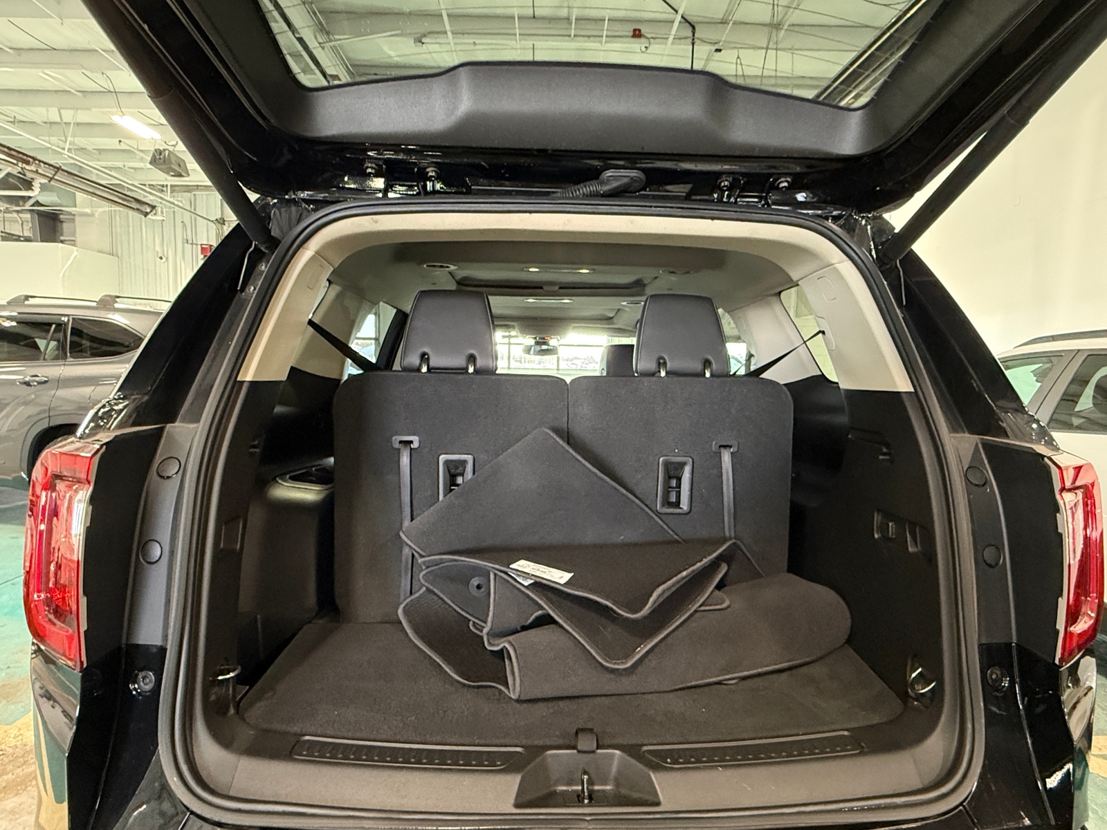 Thumbnail: 2023 GMC Acadia - 6