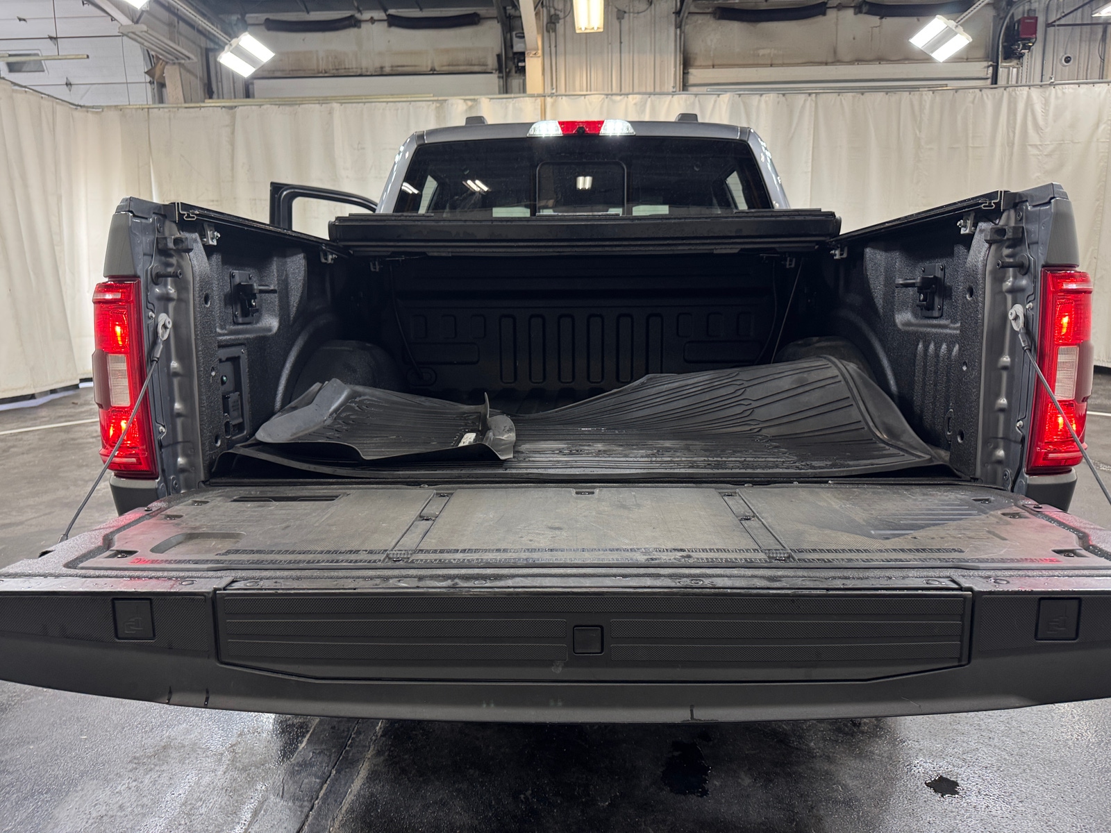 Thumbnail: 2021 Ford Econoline - 7