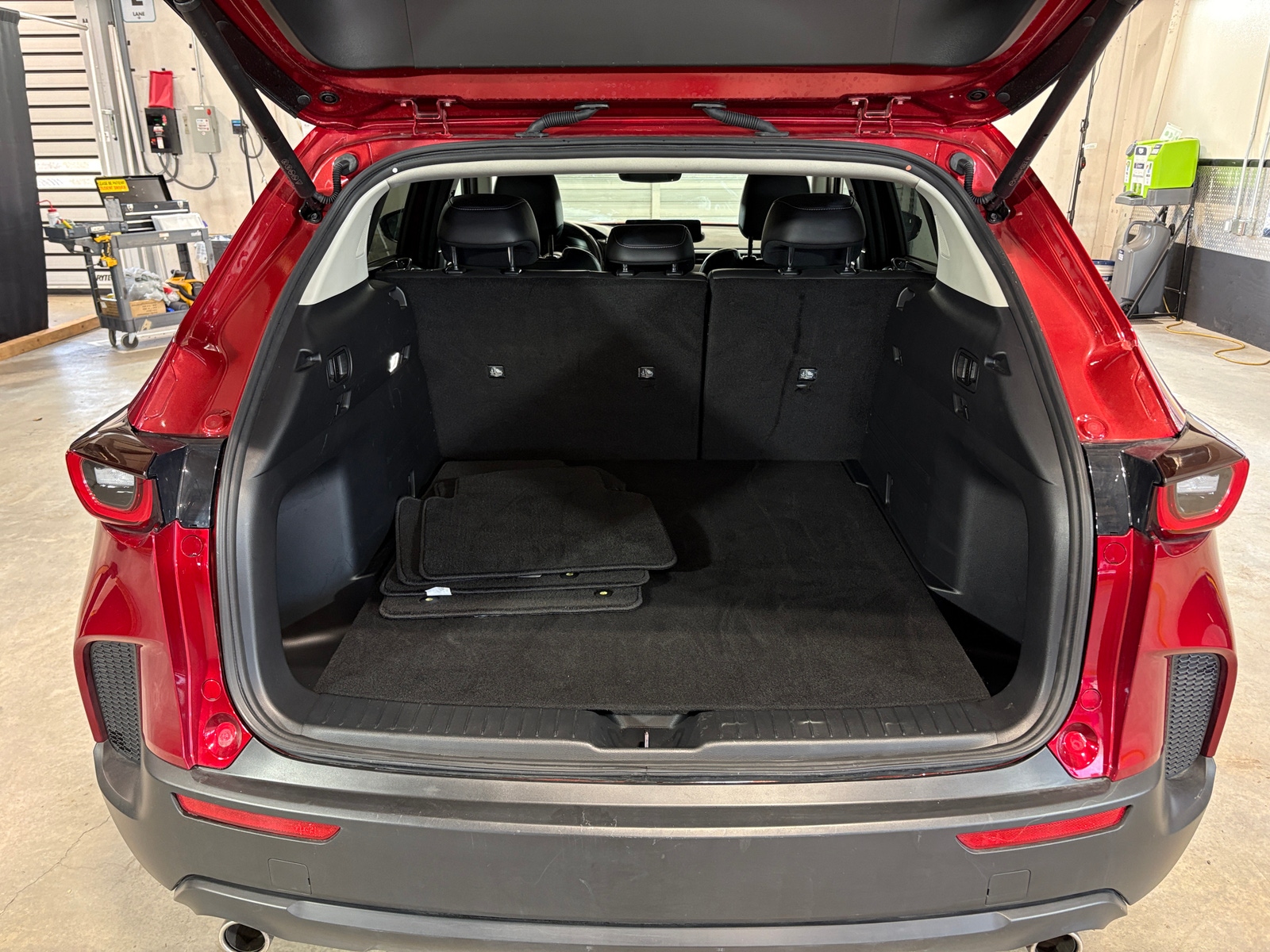 Thumbnail: 2025 Mazda CX-50 - 6