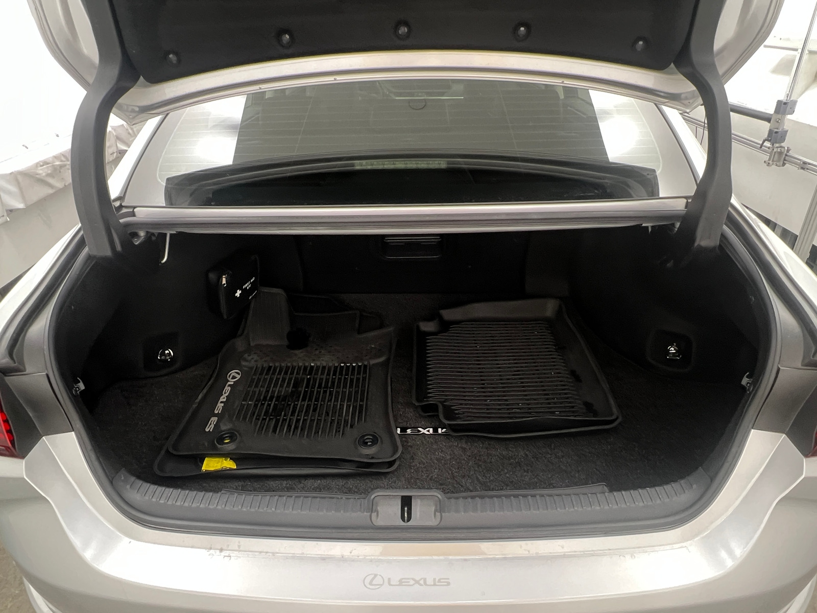 Thumbnail: 2019 Lexus ES - 6