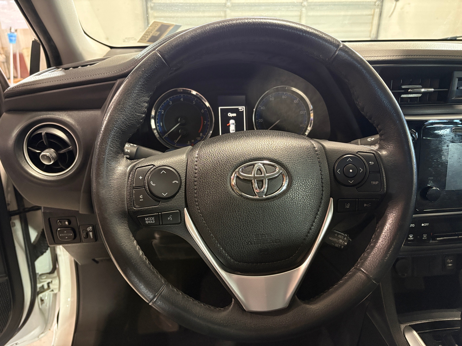 Thumbnail: 2017 Toyota Corolla - 4