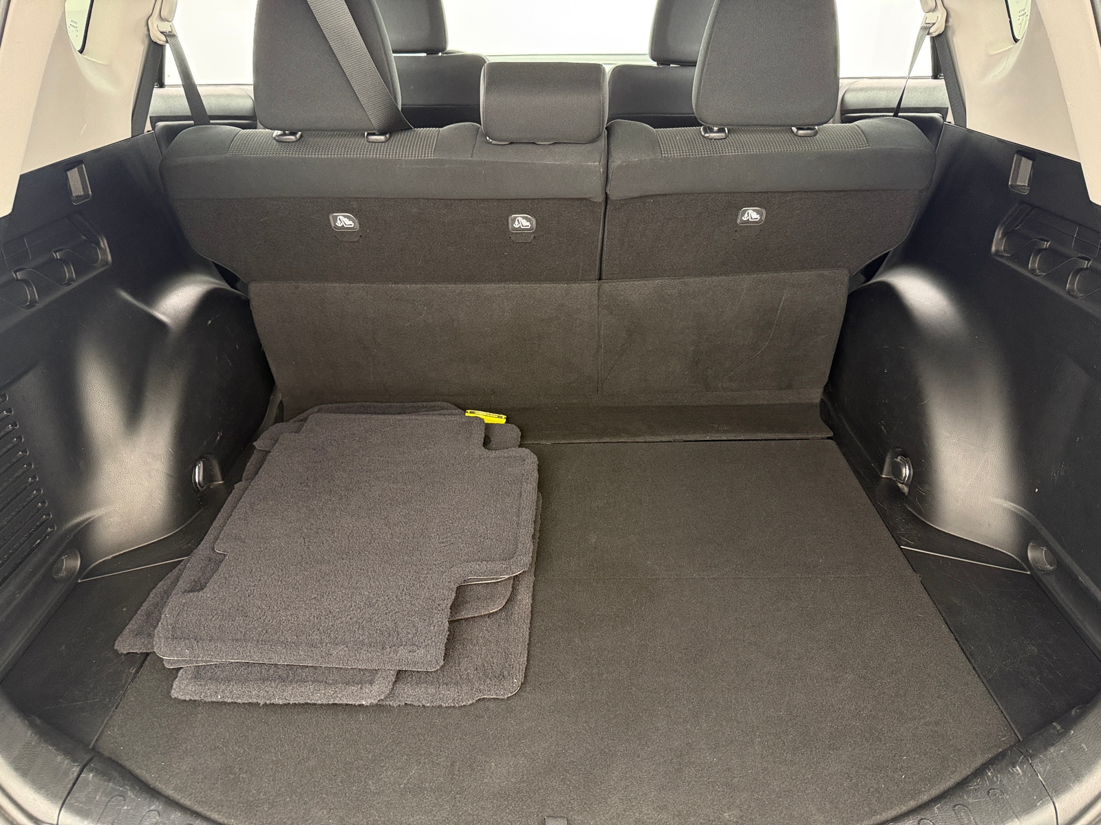 Thumbnail: 2018 Toyota RAV4 - 7