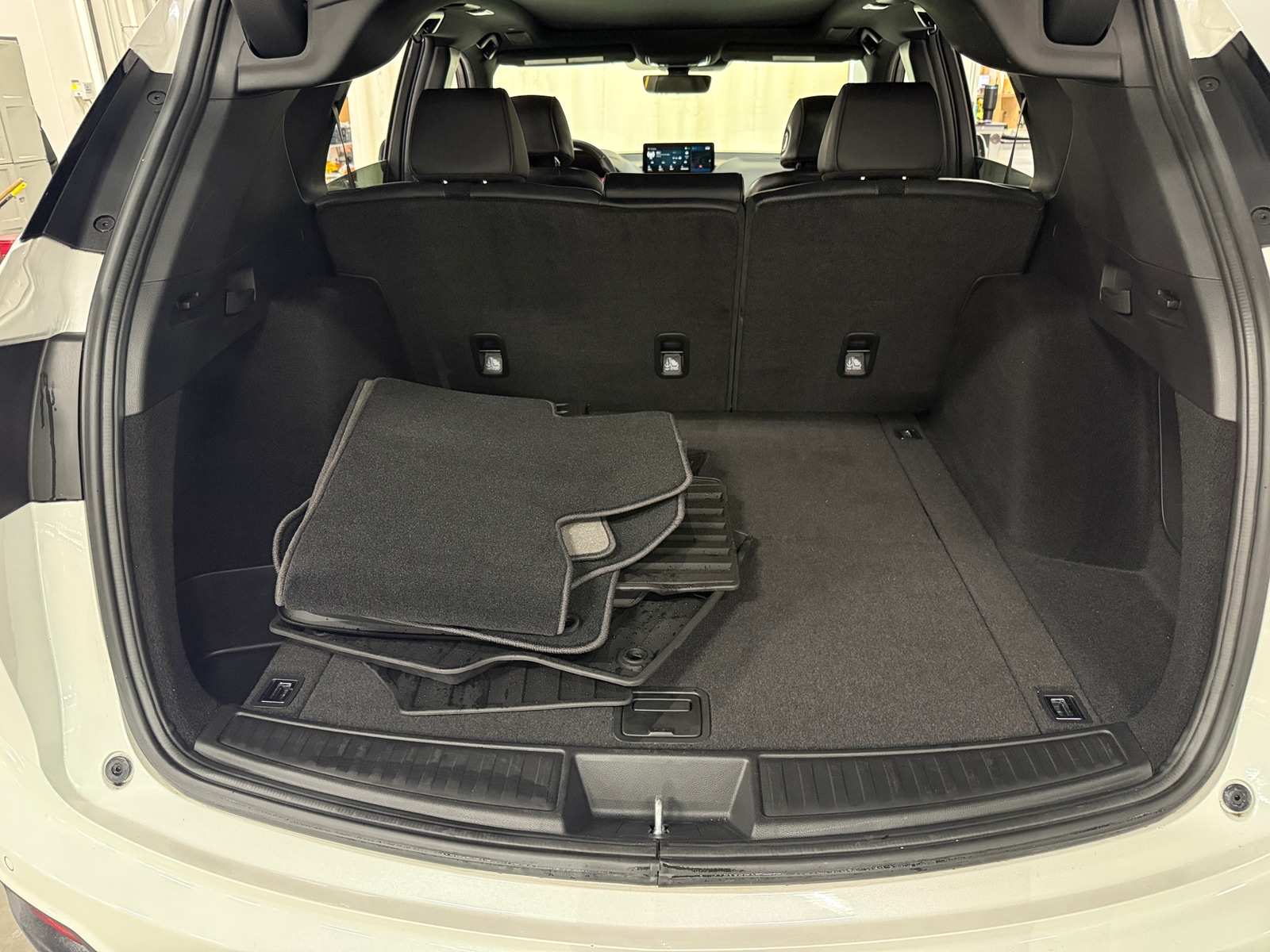 Thumbnail: 2025 Acura RDX - 6