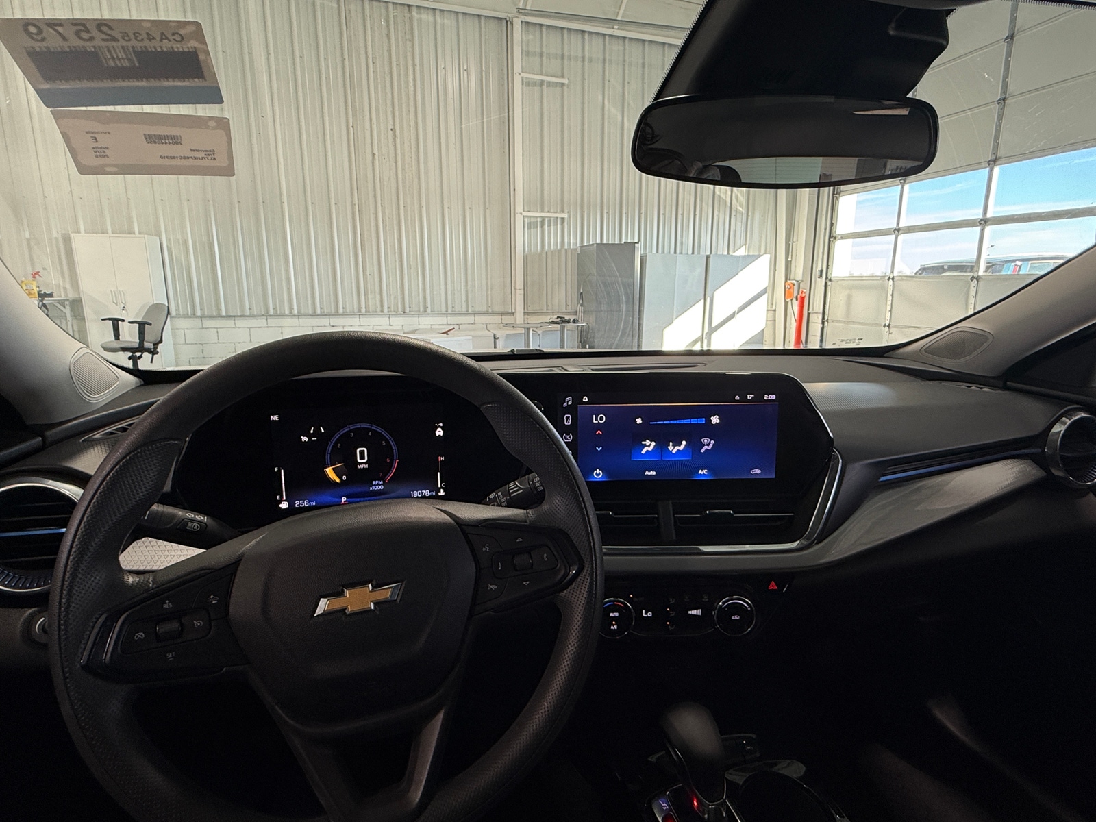 Thumbnail: 2025 Chevrolet Trax - 3