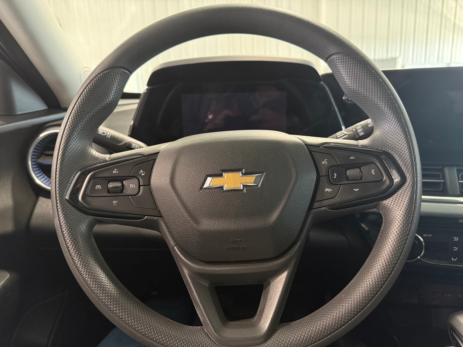 Thumbnail: 2025 Chevrolet Trax - 5