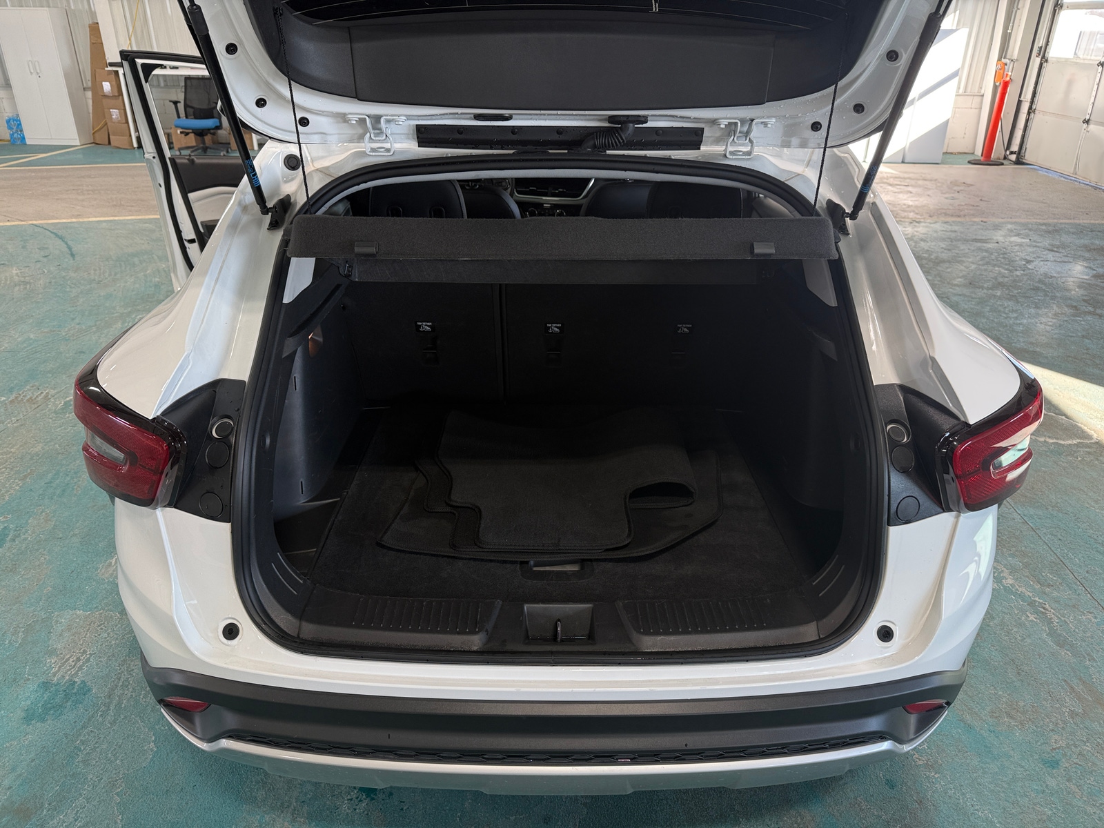 Thumbnail: 2025 Chevrolet Trax - 7