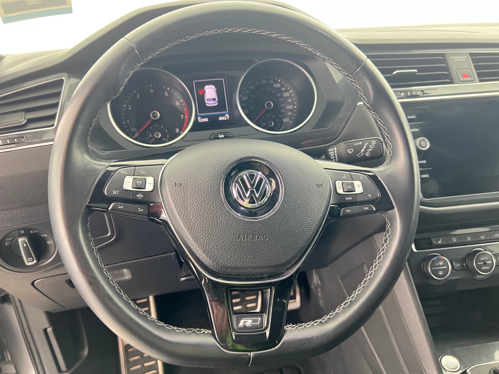 Thumbnail: 2021 Volkswagen Tiguan - 4