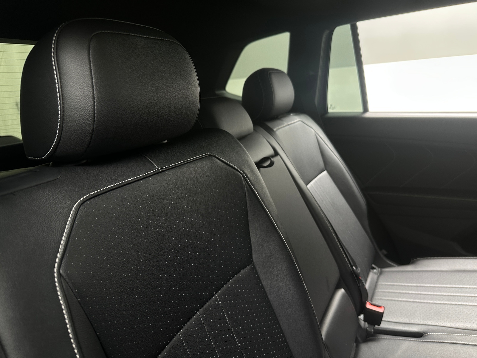 Thumbnail: 2022 Volkswagen Tiguan - 5