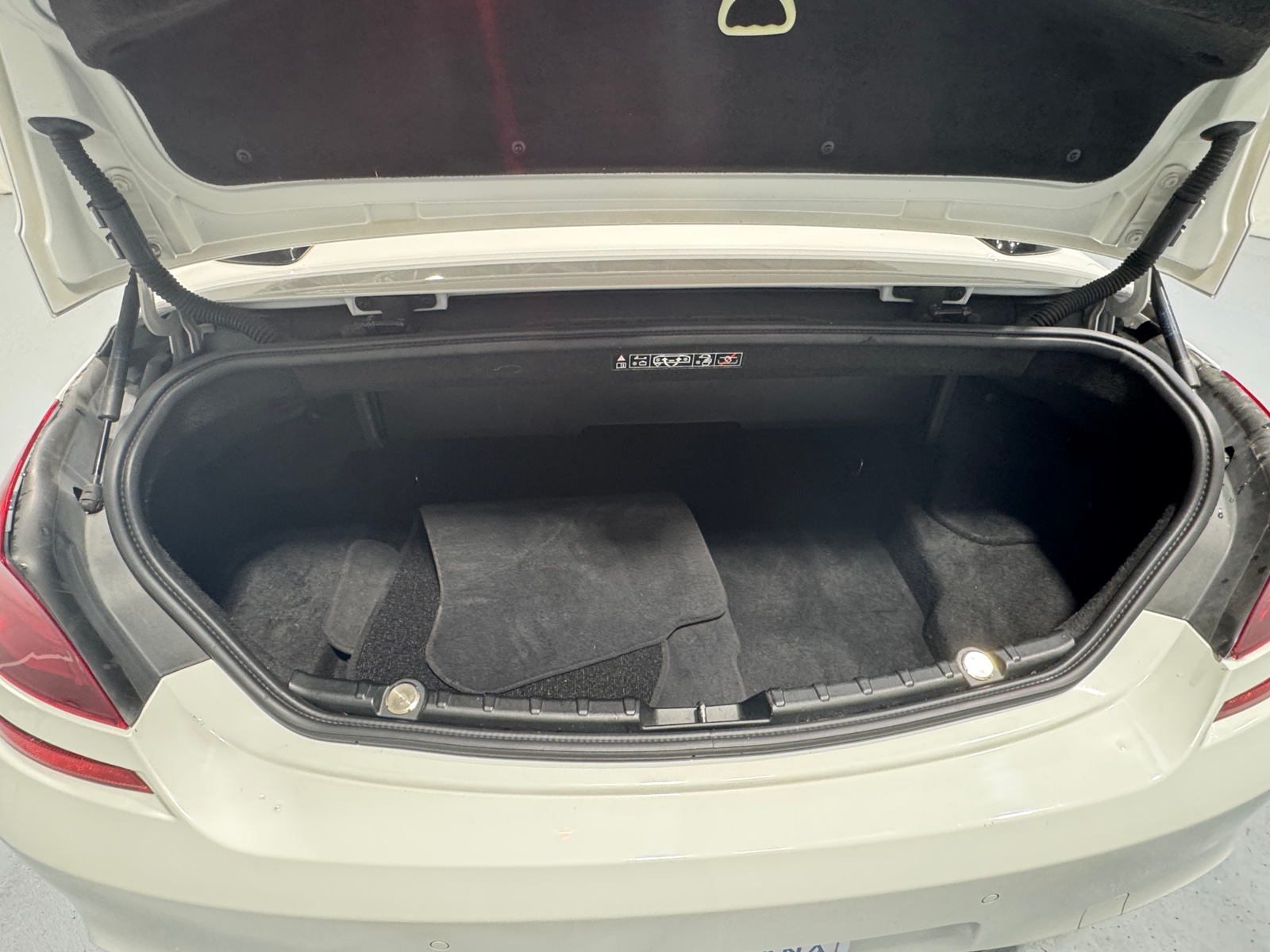 Thumbnail: 2015 BMW 6 Series - 6