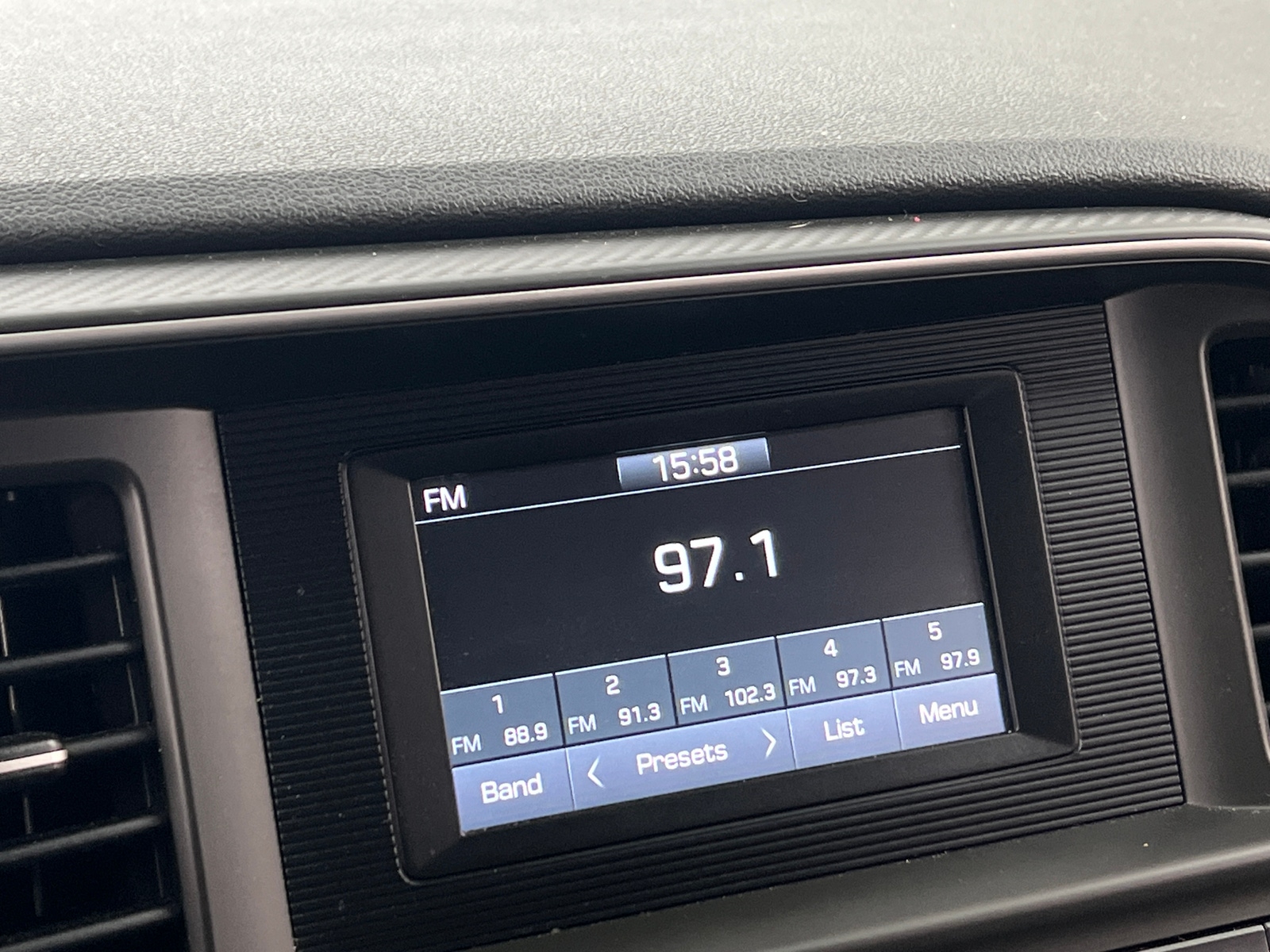 Thumbnail: 2019 Hyundai Elantra - 4