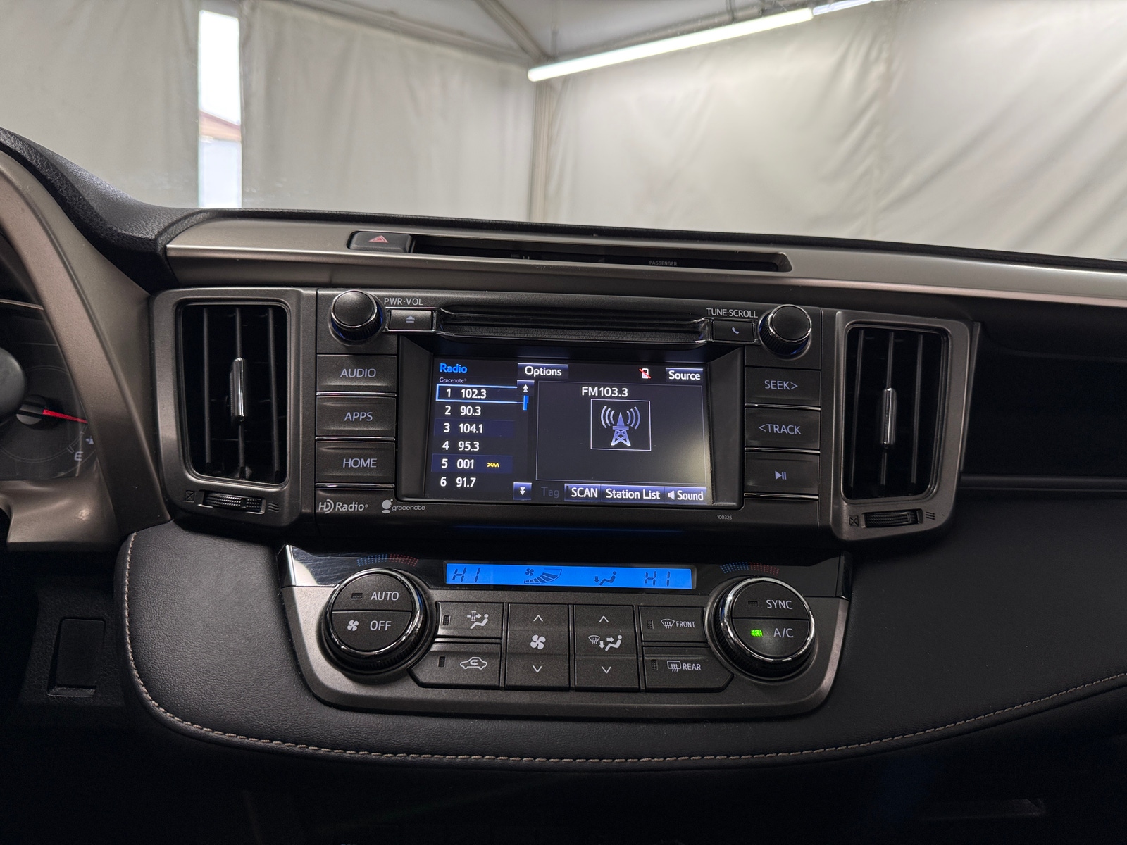 Thumbnail: 2014 Toyota RAV4 - 4