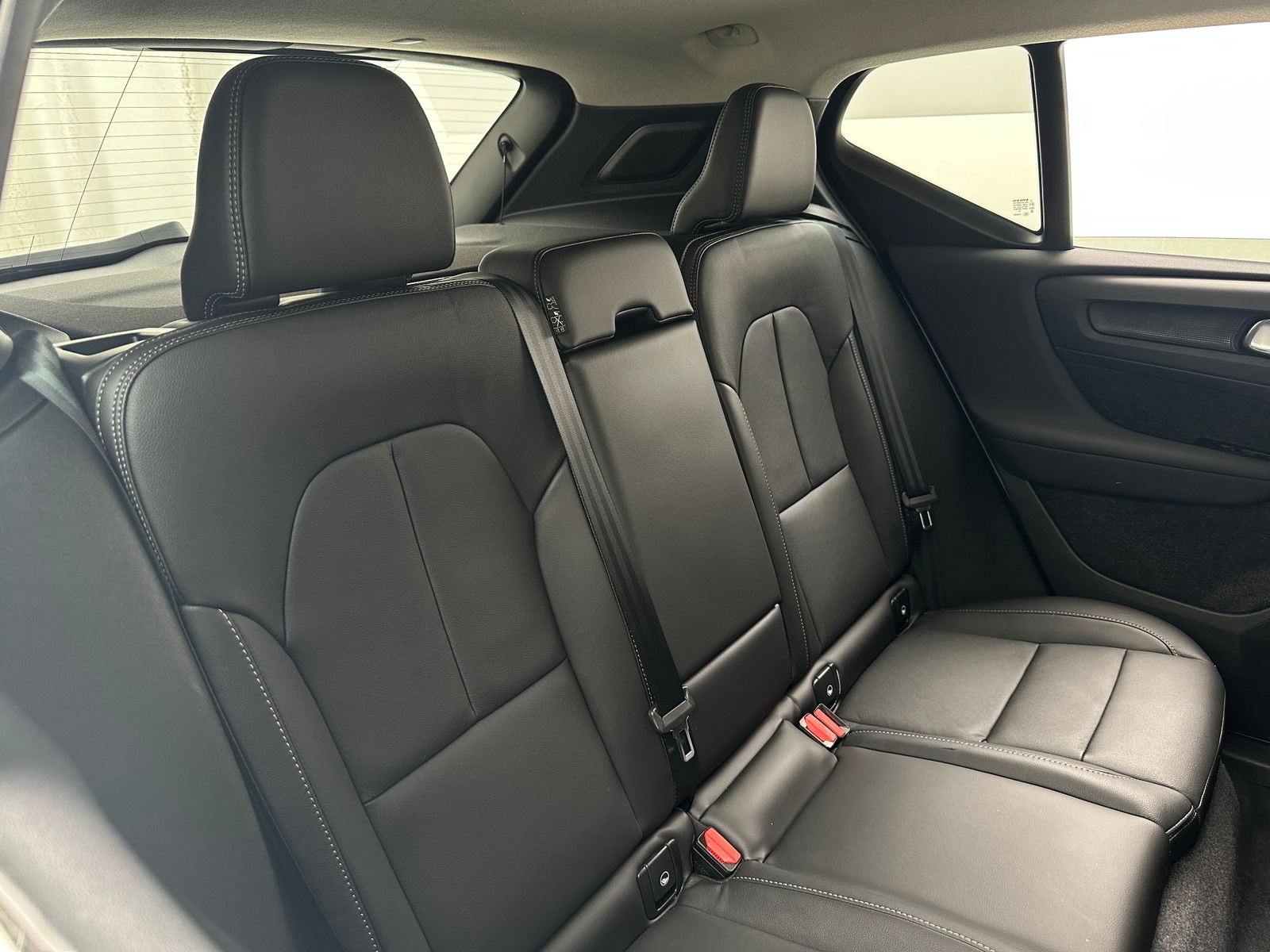 Thumbnail: 2025 Volvo XC40 - 6