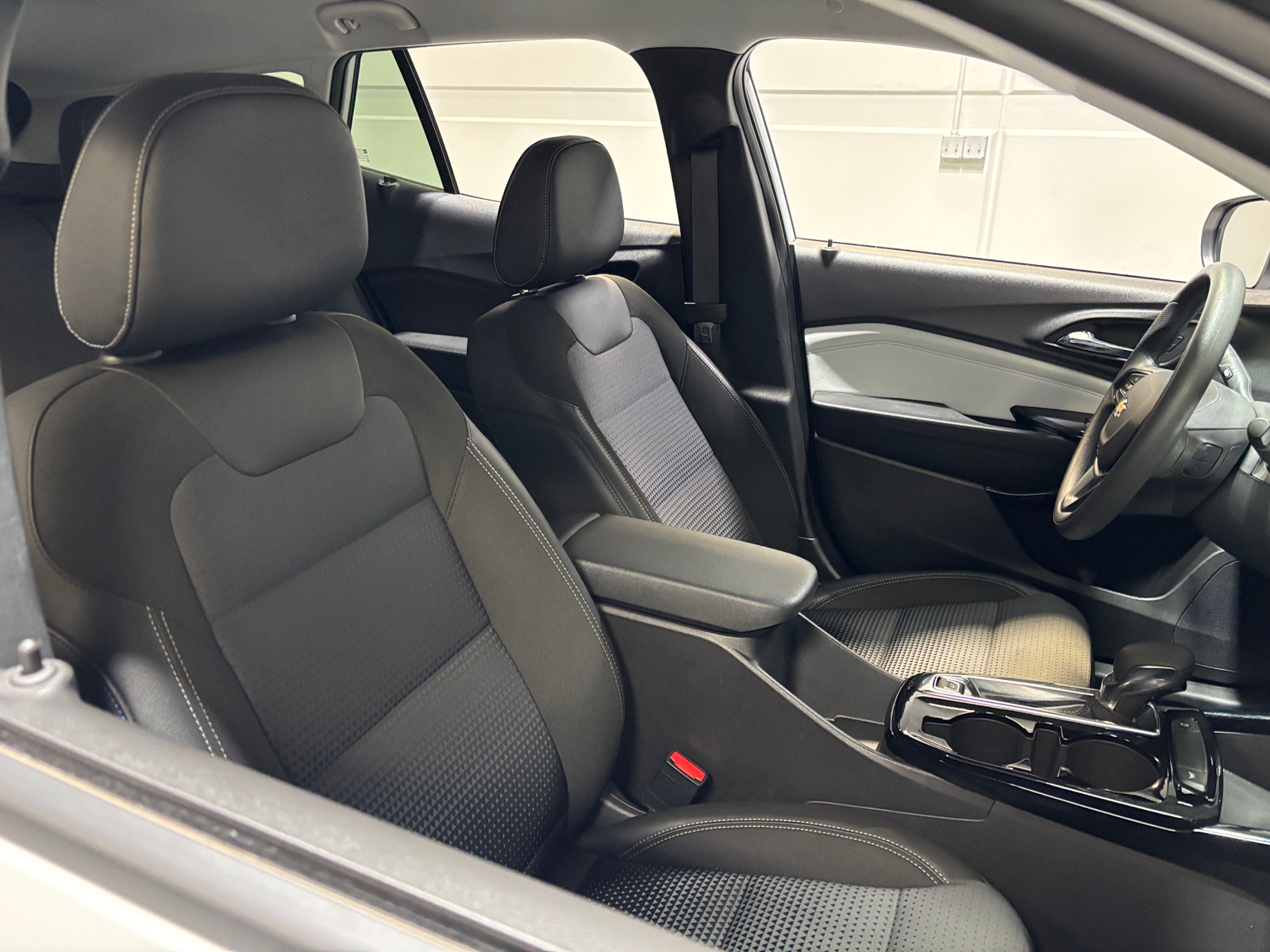 Thumbnail: 2025 Chevrolet Trax - 2