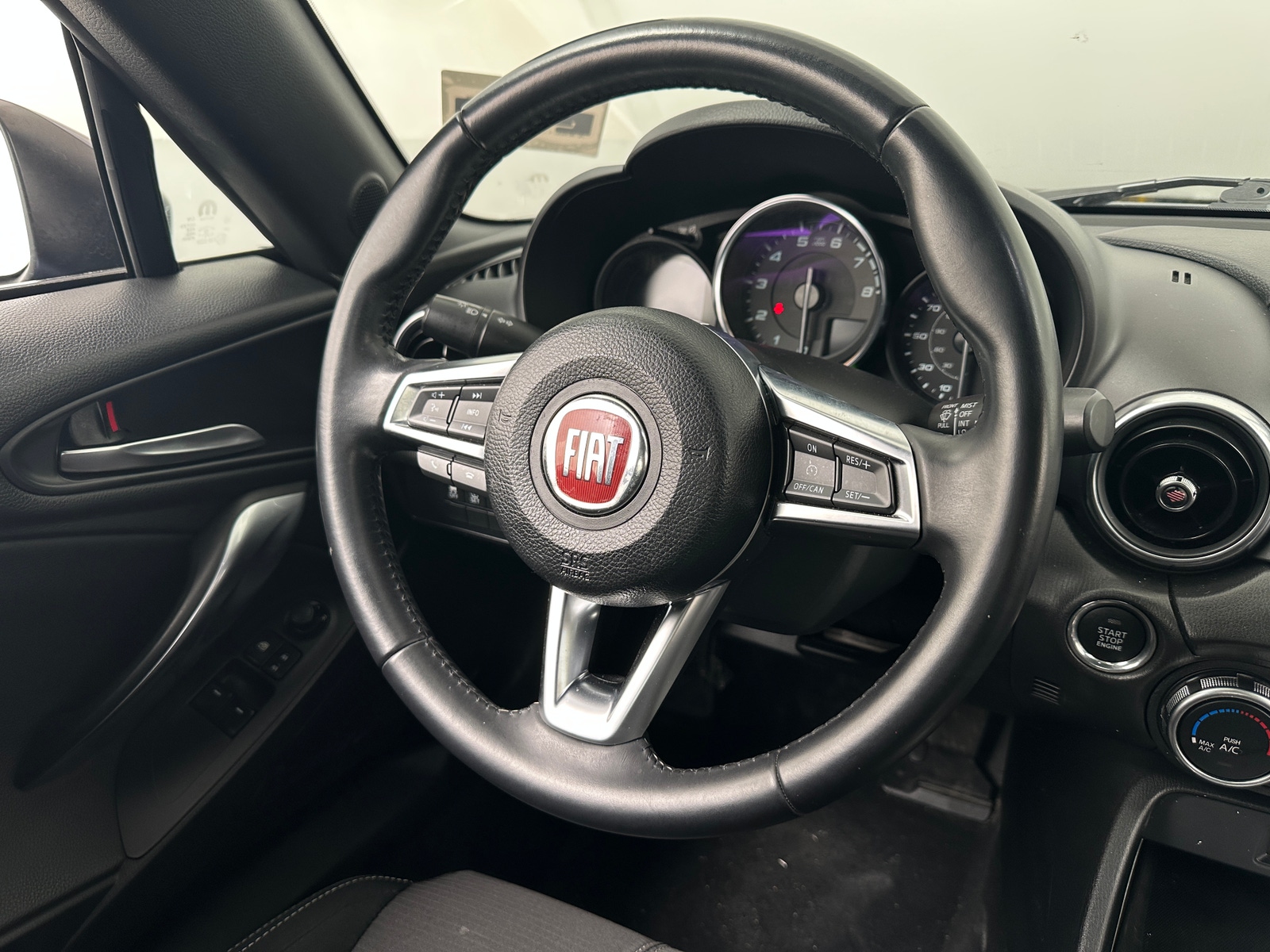 Thumbnail: 2020 Fiat 124 Spider - 5